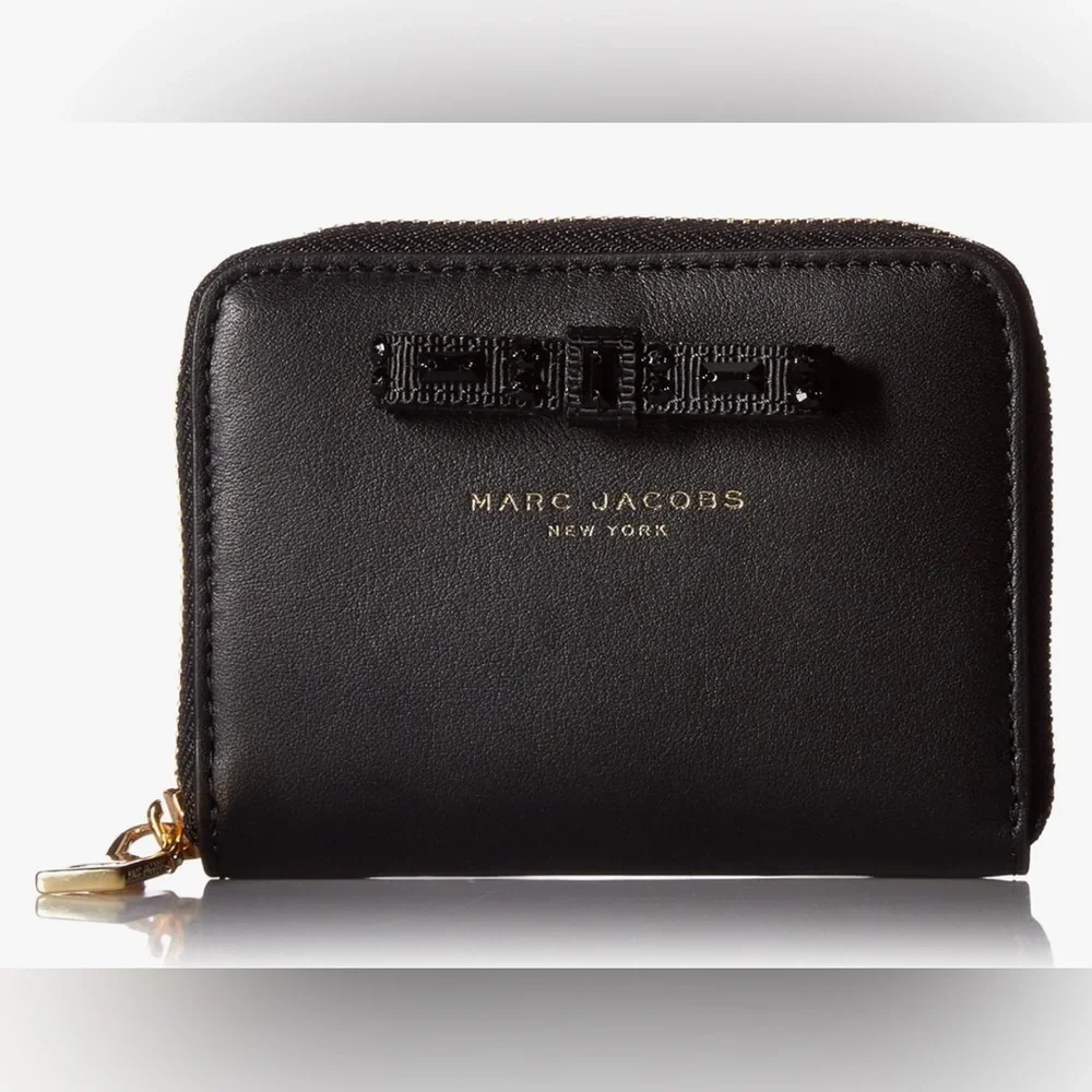 🖤MARC JACOBS🖤Black Leather Bow Embellished Zip Around Card Case/EUC
